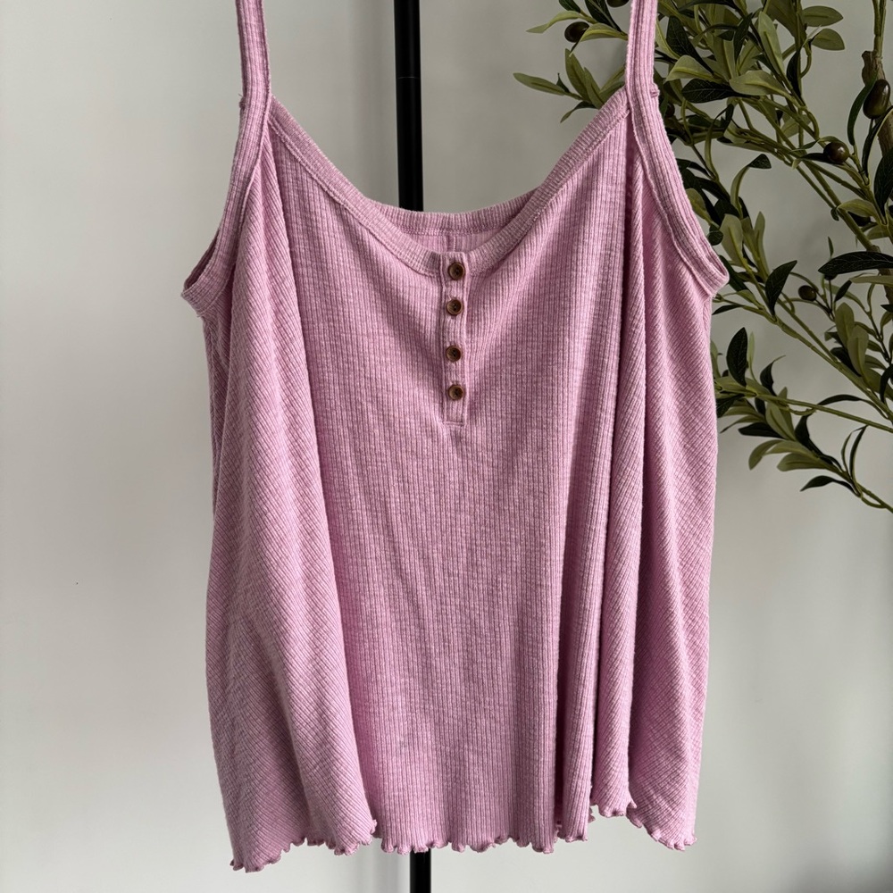 • [AE] Flowy Cami Tank •